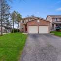 5 Mendys Forest, Aurora, ON