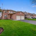 5 Mendys Forest, Aurora, ON