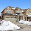 11 Barrow Ave, Bradford, ON