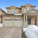 11 Barrow Ave, Bradford, ON