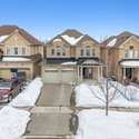 11 Barrow Ave, Bradford, ON