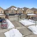 11 Barrow Ave, Bradford, ON