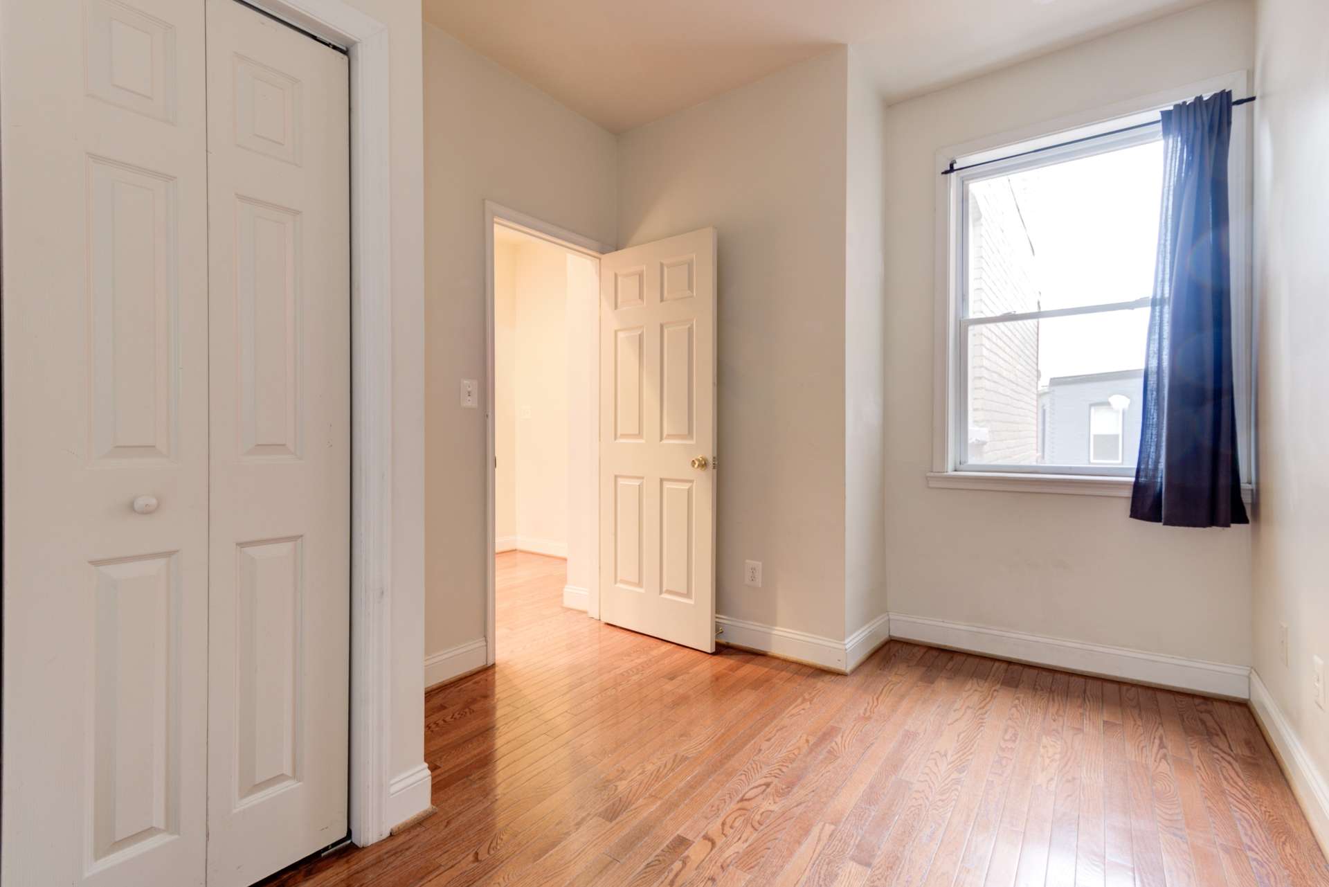 25 of 42. Middle Bedroom