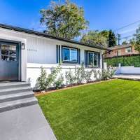 Beautifully Renovated Mid-Century 3 Bedroom 2 Baths Home in Large Lot