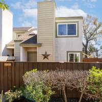 Cute Starter Condo🔑