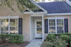 2 BR/2 BA all one level townhome in great location!