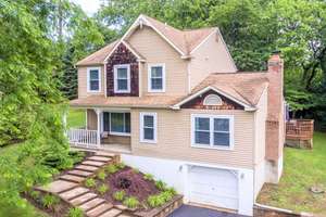 SOLD! In Victoria Crossing