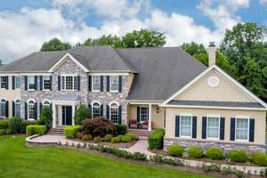 SOLD! Luxury home living in the heart of Chester County!
