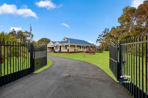 Flawless Heritage Home On Just Over An Acre