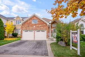 Beautiful Detached, 4 Level Backsplit Is The Perfect Family Home!!