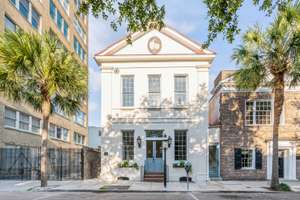 Stylish End Unit Townhome