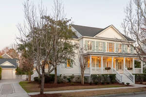 Charming Family Home in Daniel Island South