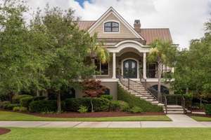 Grand Parkside Estate with Golf Views