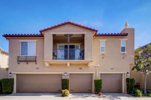 3-bedroom townhome in lovely Mariposa community