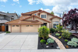 Beautiful Home in the Desirable Diamond Ridge Community