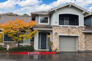 **Discover Modern Comfort in Blairwood Community of Carmichael!**  