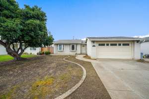 Charming Fixer-Upper in Evergreen – Endless Potential!