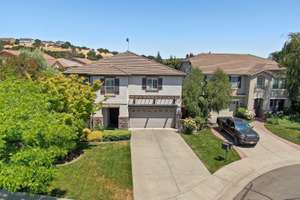 Lakeside Elegance in Green Valley Lake