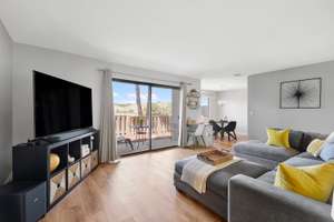 GROUND-FLOOR GEM WITH HILLSIDE VIEWS IN BENICIA HIGHLANDS