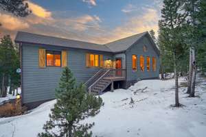 Bright, Open Home with Lakes, Trails & Park
