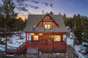 Mountain Retreat with Solar, Stunning Views & Modern Upgrades