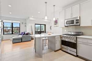 Fabulous S.Boston/Seaport 2 bed in newer boutique building with garage parking