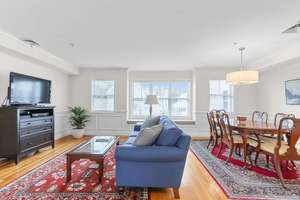 Fabulous Norwood Townhouse near Commuter Rail, move-in ready!