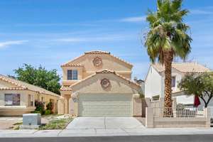 TRIFECTA HOME! NO HOA + POOL + CUL-DE-SAC! 4BD/2.5BA Lone Mountain Beauty. Move-In Ready w/Dual Living Areas. Premium Location - For Sale: $485,000 