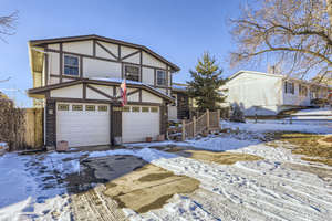Beautifully Remodeled Tri-Level!