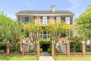 Traditional style Charleston Home in Harleston Village