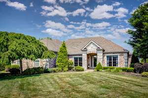 Elegant Home in Far Oaks Golf Course with Backyard Oasis