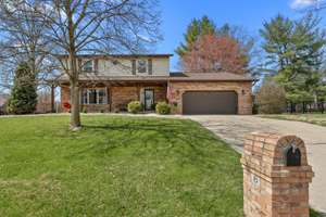 Welcome to 8 Cobblestone – Where Comfort Meets Convenience in Lake Lorraine!