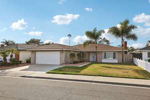 Fully-furnished & upgraded single-story home - 3 mins to Huntington State Beach