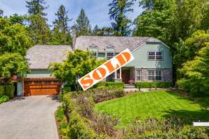 Beautifully Appointed Torreyview Traditional on 1-Acre