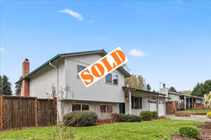 Move-In-Ready Tri-level in Tigard Shows Pride of Ownership!