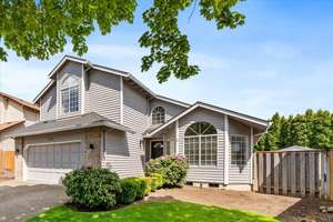 Discover this 3 Bedroom, 2.1 Bath Charmer in Tigard!