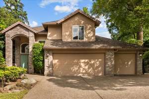 Light & Bright 4 Bedroom, 2.1 Bath + Office in Sought-After Sexton Mountain Location in Beaverton