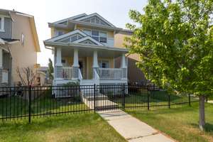 Gorgeous 2 storey with pond views in Chappelle