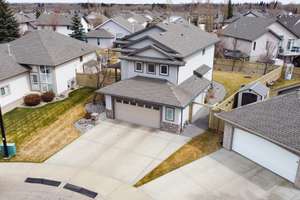 Fully finished 2 storey home on a pie lot in Sherwood Park