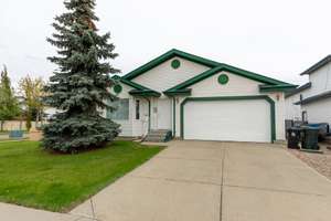 Beautiful home backing onto park land in Spruce Grove