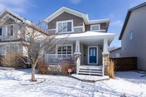 Bright and modern family home in desirable Charlesworth