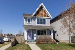 Immaculate home with finished basement in Maple Crest