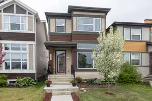 Beautiful 2 storey home in Charlesworth