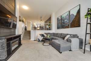 Beautiful 2 storey home in Charlesworth