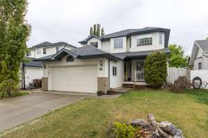 Stunning 2 storey home in St. Albert