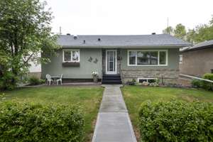 Exceptionally maintained bungalow in St. Albert