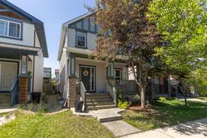 Beautiful 2 storey home in Secord