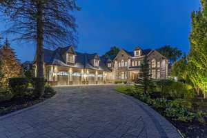 A Class of its Own. Opulent living amid natural splendour, South Richvale, Ontario Canada