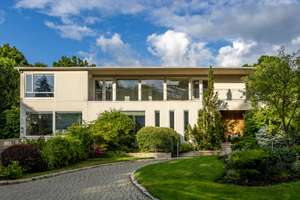 A Modern Museum House