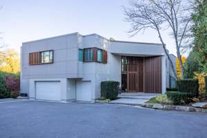 Prestigious Woodland Acres